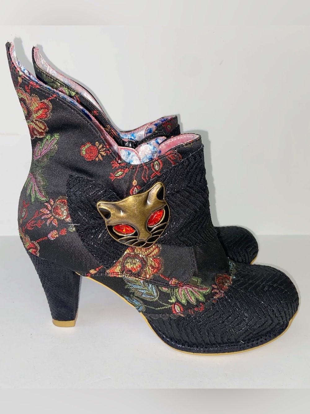 Irregular Choice Boots Womens Size 39 Miaow Ankle Booties Heels Cat Head Brooch